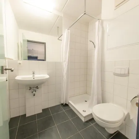 Apartmenthaus Und Monteurzimmer *